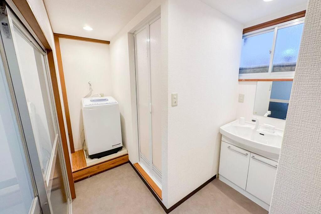 Apartment 【梅田・新大阪・usj近く】最寄駅jr西九条徒歩４分300ｍ！無料wi‐fi！２dk一軒家貸切！n Osaka